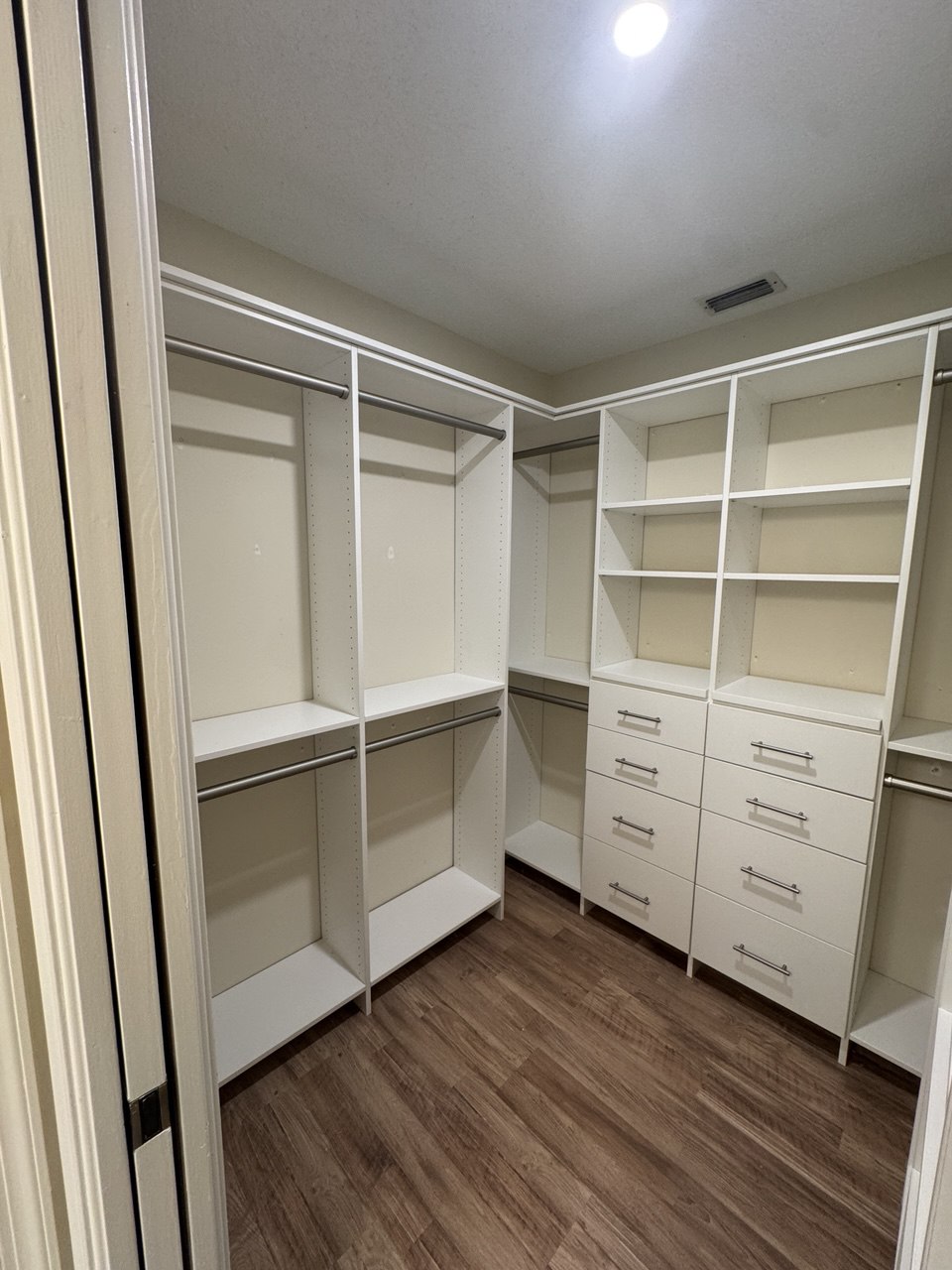 Walk-In Closet 14